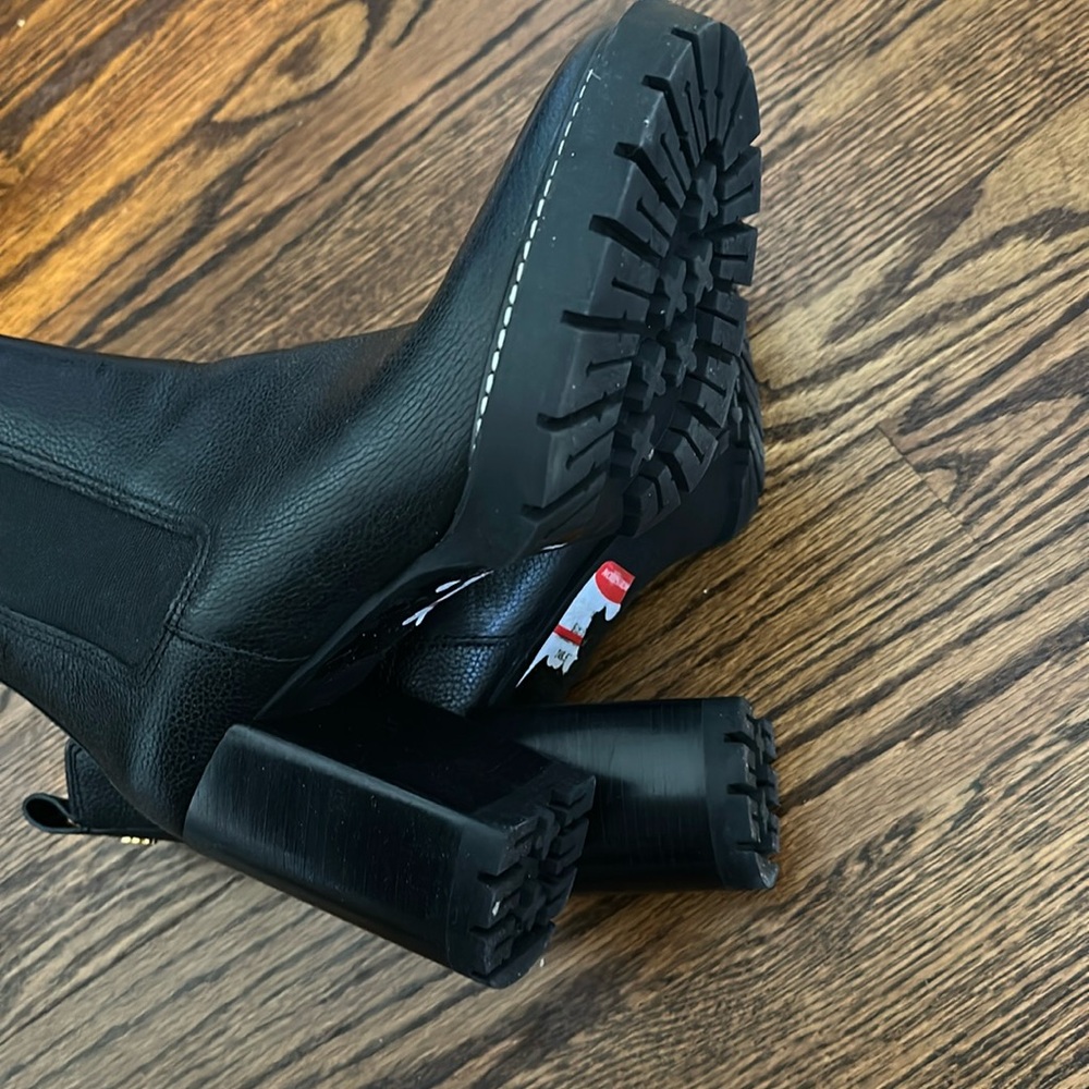 Boots - Picture 5 of 5